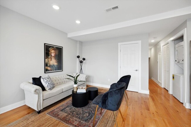 Photo - 2827 W Girard Ave Unit 2