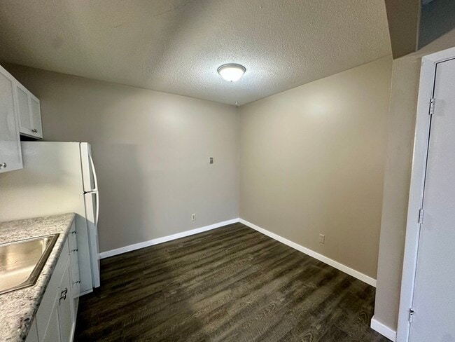 Photo - 1450 Meadowview Dr Unit 4