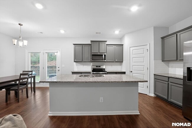 Photo - 1765 Labonte Pkwy