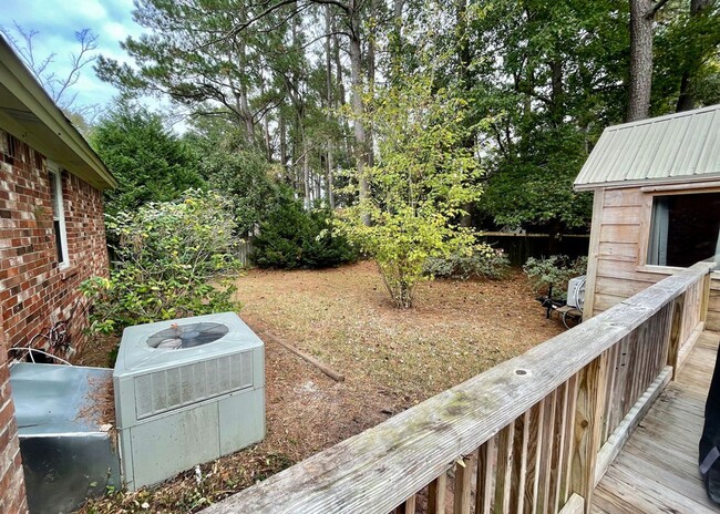 Available 1/27. Great 4 BR Home with Detac... - Available 1/27. Great 4 BR Home with Detac...