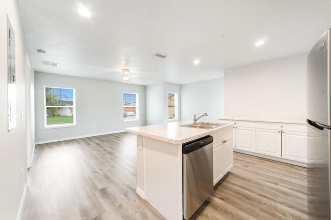 Photo - 254 Taylor Ln