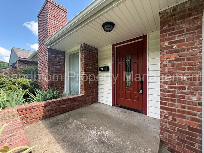 Photo - FOR LEASE | Midtown Tulsa | Available NOW!