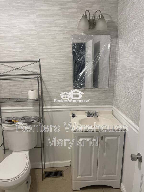 Photo - 2557 W Baltimore St