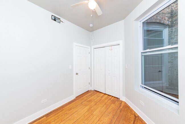 Photo - 3547 N Sheffield,-2 Unit 2