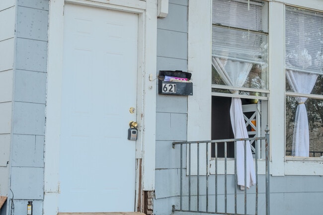 Photo - 621 Merrick St