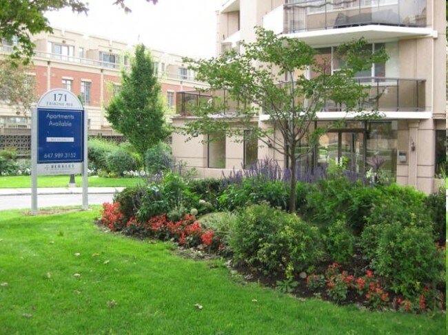 Photo - 171 Erskine Avenue