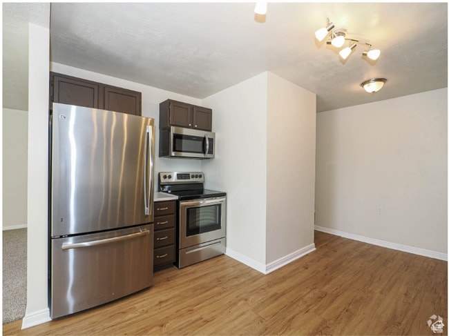 Building Photo - 4454 W 5500 S Rental