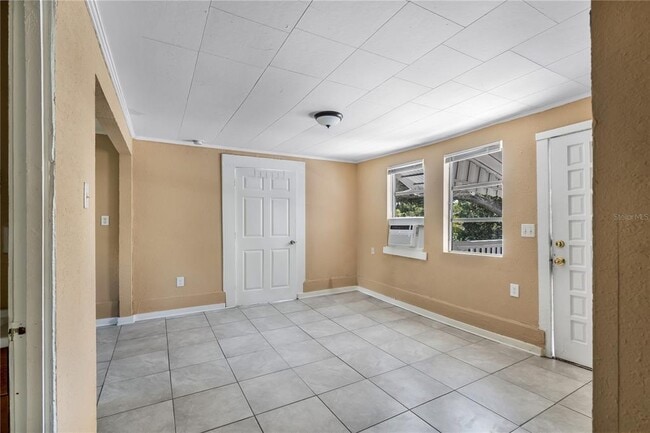 Photo - 418 E Amelia Ave Unit C