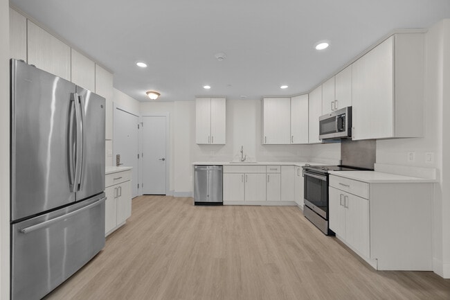 Kitchen - 50 Six Calvert Rental