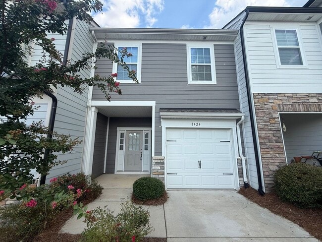 Building Photo - 1424 Crest Creek Court