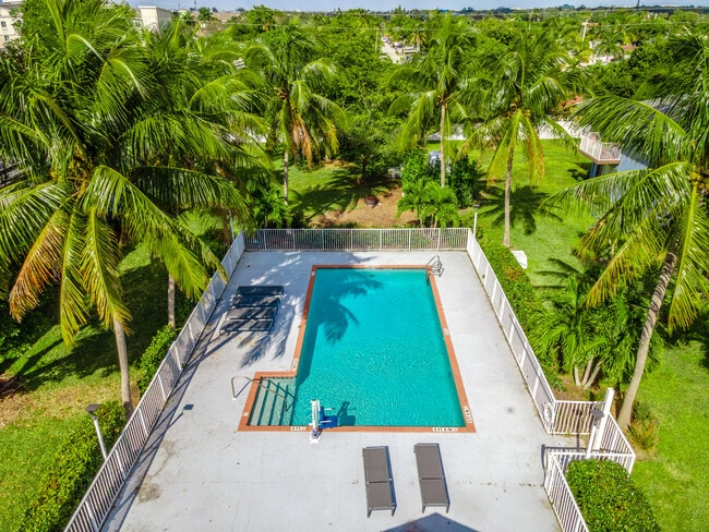 Praxis at Deerfield Beach - A 62+ Community