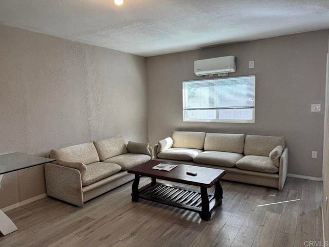 Photo - 634 Erica St