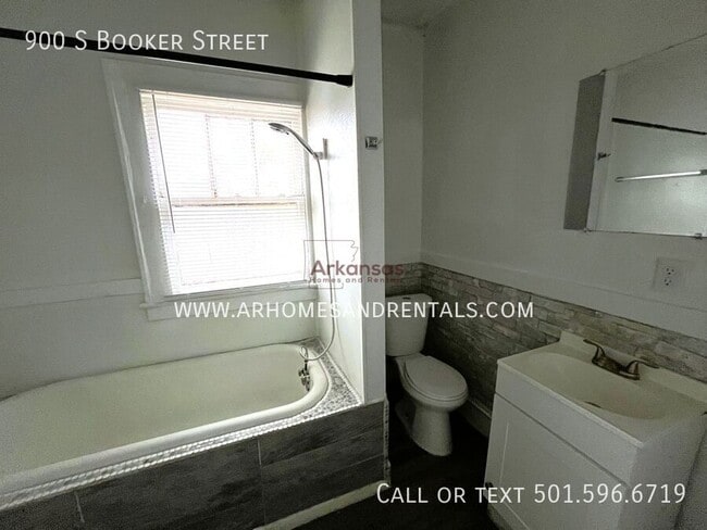 Photo - 900 S Booker St