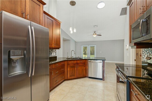 Building Photo - 460 14th Ave NE Rental