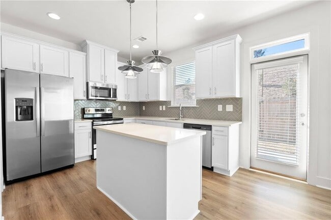 Building Photo - 2469 Honey Wy