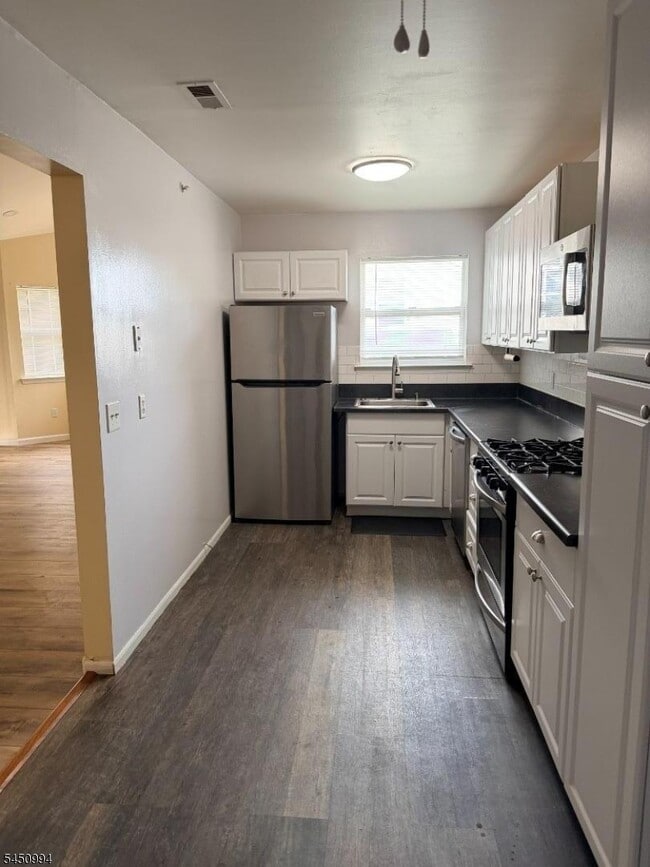 Photo - 343 Ventnor Ct
