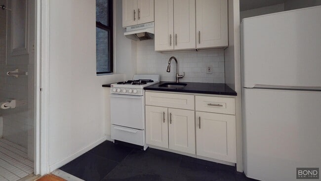 Photo - 158 E 82nd St Apartment Unit 1A