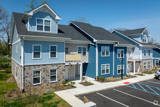 Photo - Clinton Woods