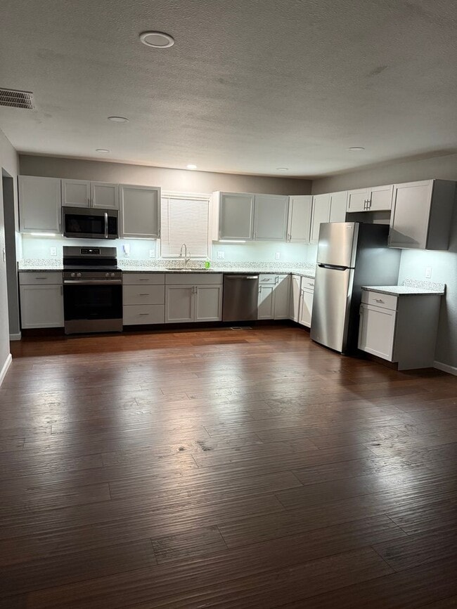 Photo - Very Nice 3 Bedroom home in great location!