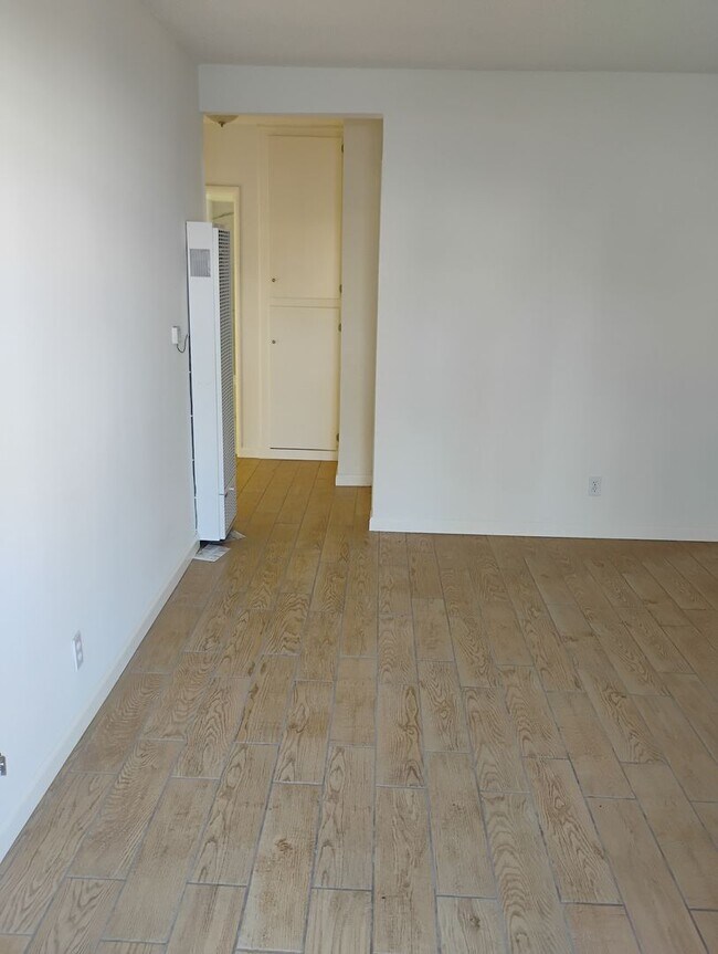 Photo - 18924-18934 Gault Street Unit 18924