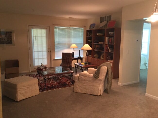 Photo - 1123 Joyce Ln