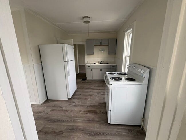 44 Grove St Unit D