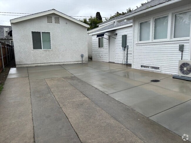 Building Photo - 11069 Evans St Unit 3 Rental