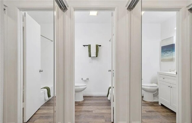 Photo - 262 Streamwood