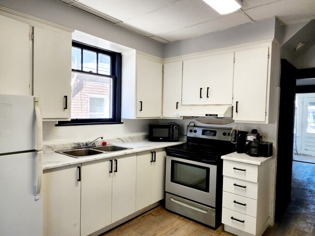 Photo - 329 Randolph Ave Unit Room 2-1