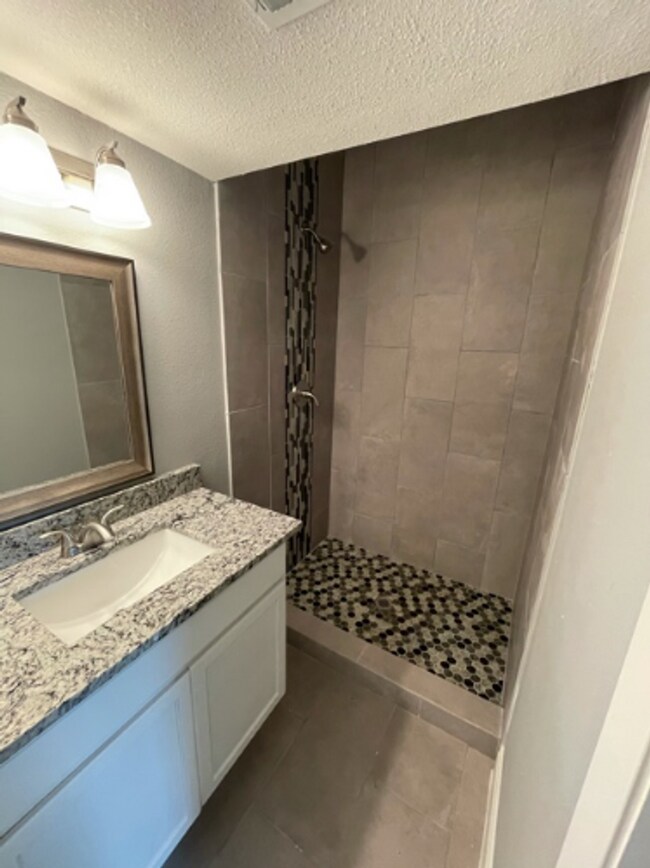 Photo - 1000 W Gandy St