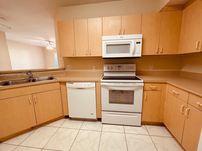 Photo - 204 Belmont Ln Unit 204