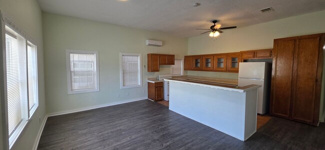 Photo - 2804 Avenue H Unit Apt B