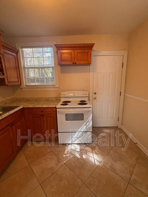 Photo - 3233 Post St