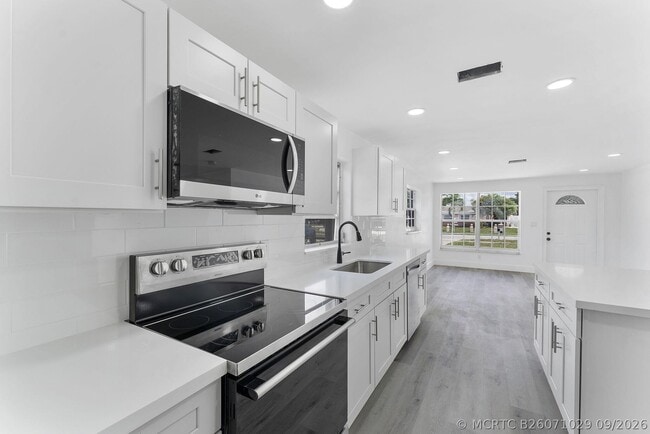 Photo - 354 NW 4th Pl