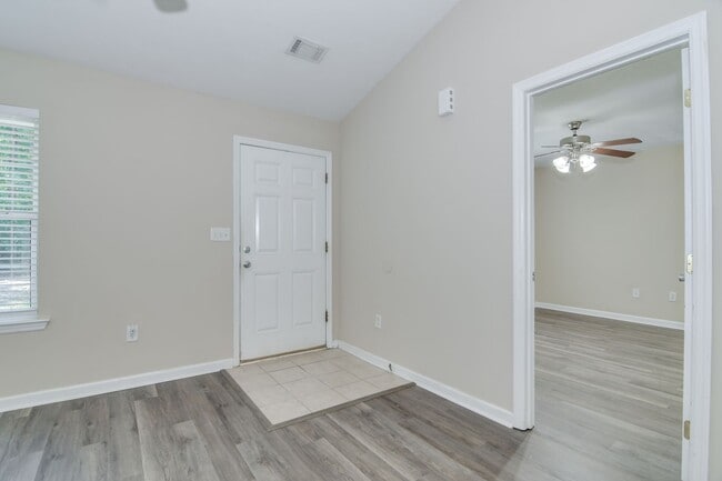 Photo - 516 Goodale Court