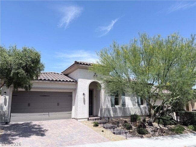 Building Photo - 9936 Wildhorse Cyn Ave