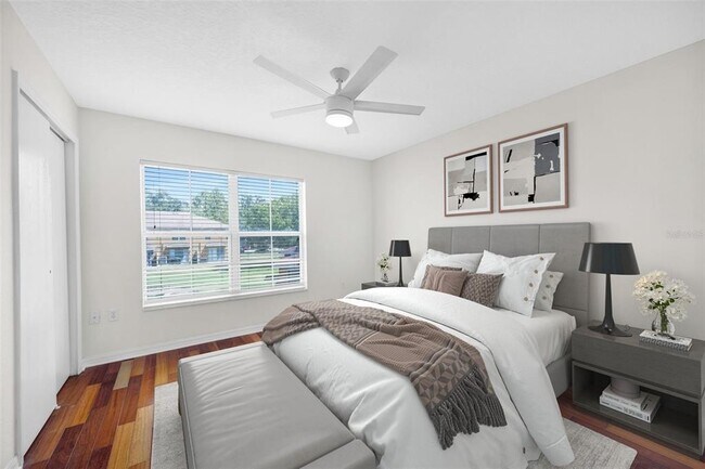 Photo - 6928 Hawthorne Trace Ln