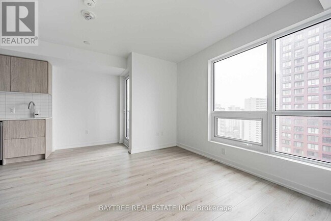 Photo - 395 Bloor St E Unit 1412