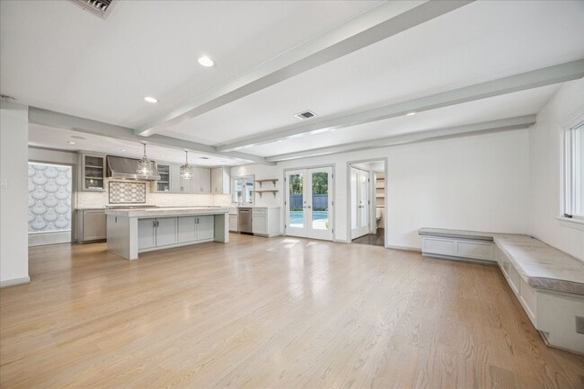 Photo - 547 3 Corners Dr