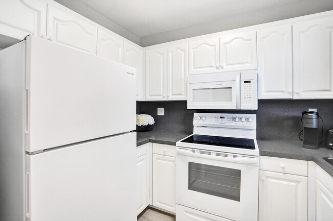 Photo - 331 SW 8th St Unit 3-D-E