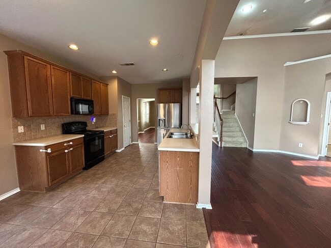 Photo - 753 Bridle Trail