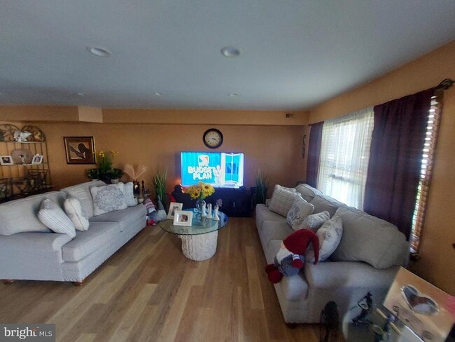 Building Photo - 1110 Sheffield Ct