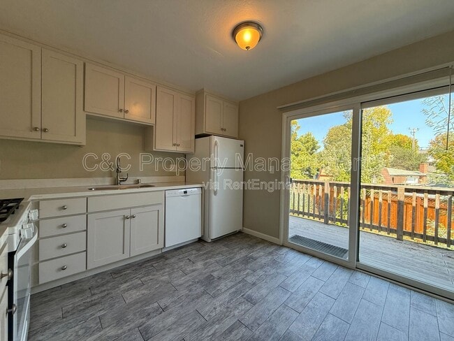 Building Photo - 2895 Capitola Rd Unit 15 Rental