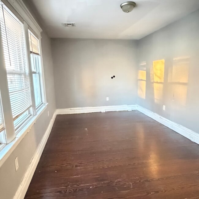 Photo - 219 Schuyler Ave