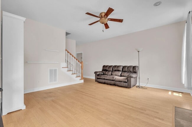Photo - 210 Raven Ridge Ct