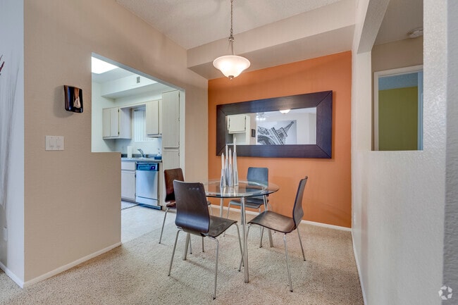 2HAB, 2BA - 1,068 ft² - Comedor