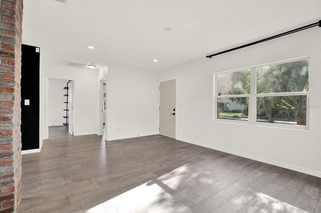 Photo - 5006 N Suwanee Ave
