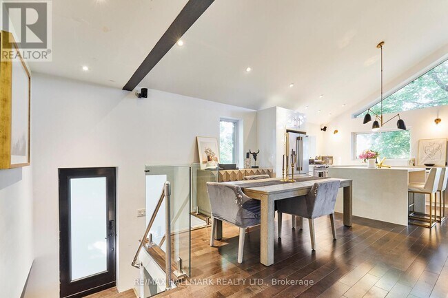 Photo - 72 Sunnypoint Crescent