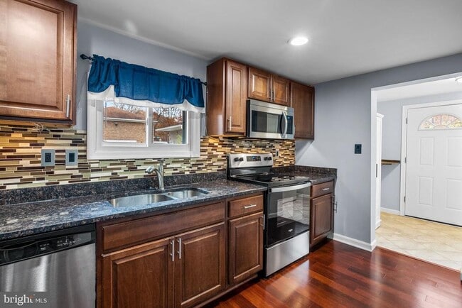 Photo - 8128 Woodyard Rd