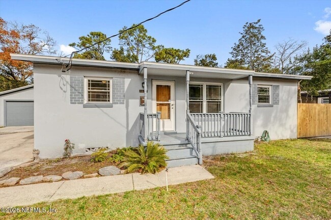 Photo - 7327 Bamberg Rd